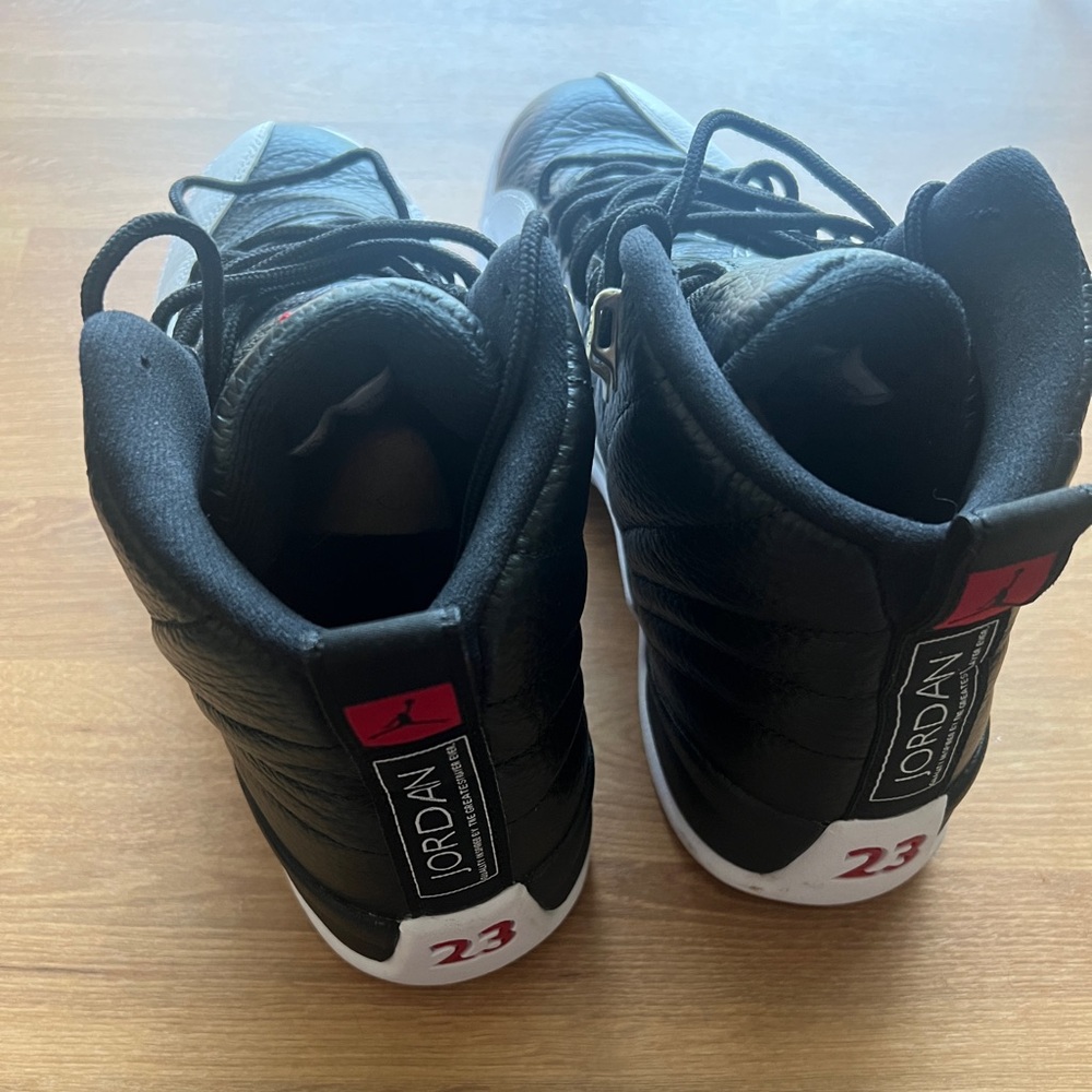 Air Jordan Retro 12 Playoffs - Picture 2 of 7